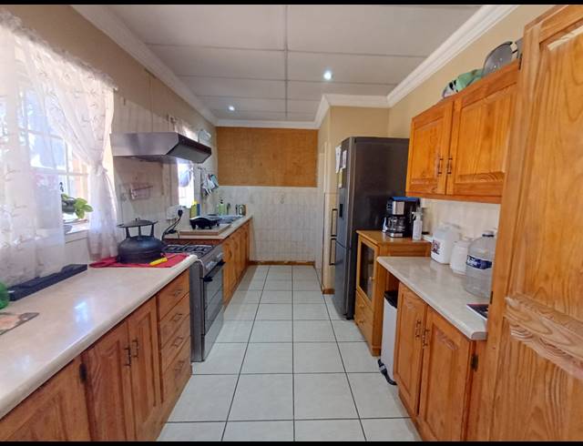 3 BEDROOM HOUSE TO LET IN VANDERBIJLPARK SW 1